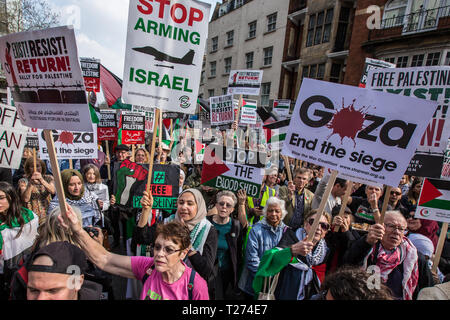 Londres, Royaume-Uni. 30 mars, 2019. Les Palestiniens et leurs partisans se sont réunis à l'extérieur de l'Ambassade israélienne à Londres pour marquer le début de la Nakba et de faire appel à la communauté internationale à tenir Israël pour rendre compte de leurs violations des droits de l'homme et du droit international. David Rowe/ Alamy Live News. Banque D'Images