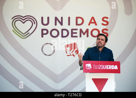 Malaga, Espagne. 30 mars 2019. Le chef du parti politique de gauche et candidat de Málaga par la coalition 'United We Can' pour le congrès Alberto Garzón est vu s'exprimant au cours d'un événement public d'une pré-campagne électorale avant les élections générales espagnoles le 28 avril. Credit : SOPA/Alamy Images Limited Live News Banque D'Images