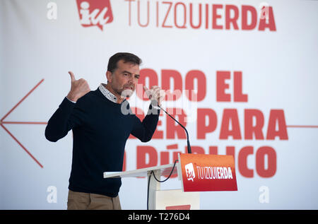 Malaga, Espagne. 30 mars 2019. Le coordonnateur de l'andalousie United laissé Antonio Maíllo, est vu s'exprimant au cours d'un événement public d'une pré-campagne électorale avant les élections générales espagnoles le 28 avril. Credit : SOPA/Alamy Images Limited Live News Banque D'Images