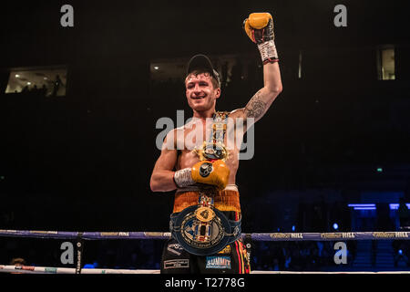 Liverpool, Royaume-Uni. 30 mars 2019. Joe Hughes vs Robbie Davies JR - European Championship pendant la Supper-Lightweight Liam Smith vs Sam Eggington - Super-Welterweight Silver WBC Champion à M&S Bank Arena le samedi 30 mars 2019. LIVERPOOL, en Angleterre. (Usage éditorial uniquement, licence requise pour un usage commercial. Aucune utilisation de pari, de jeux ou d'un seul club/ligue/dvd publications.) Crédit : Taka G Wu/Alamy News Crédit : Taka Wu/Alamy Live News Banque D'Images