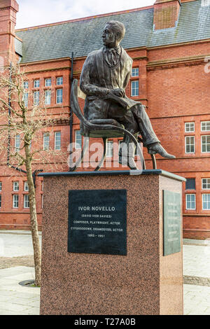 Ivor Norvello statue, la baie de Cardiff, Pays de Galles. Banque D'Images