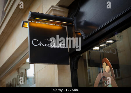 Bath, Somerset, Royaume-Uni, le 22 février 2019, La Boutique Sign pour Hotel Chocolat Banque D'Images