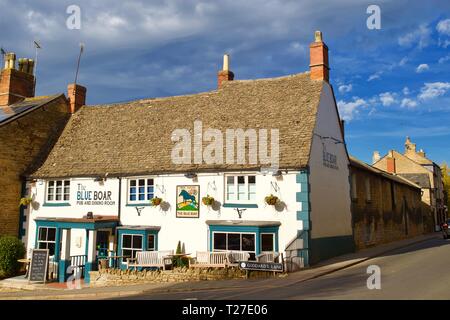 Pub Blue Boar, Chipping Norton, Oxfordshire, Angleterre. Banque D'Images