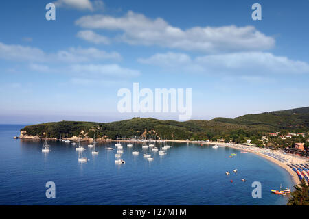 La plage de Valtos Parga, Grèce en été Banque D'Images