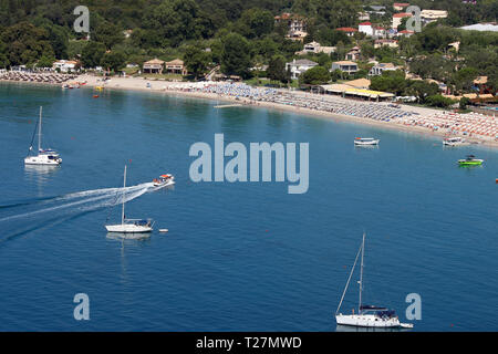 En été, la plage de Valtos Parga resort Grèce Banque D'Images