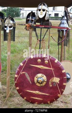 Anglo-Saxon de reconstitution historique lors d'un événement dans le Suffolk, UK Banque D'Images