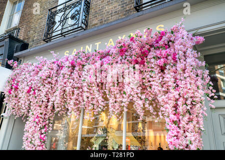 Connaught Village - Domaine de Hyde Park's luxury retail trimestre lors d'une journée ensoleillée à Londres au Royaume-Uni Banque D'Images