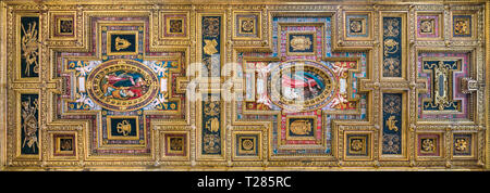 Belle ornée plafond dans l'église San Silvestro al Quirinale à Rome, Italie. Banque D'Images