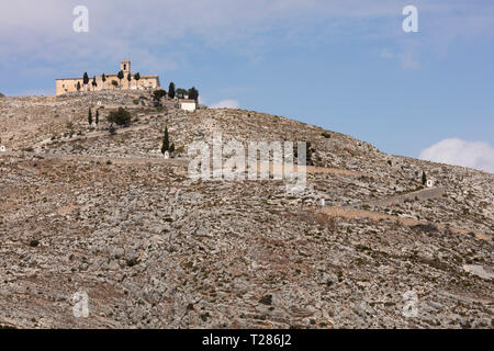 Ermitage de saint Christ en haut de la colline en Bocairent, Espagne avec la filière Banque D'Images