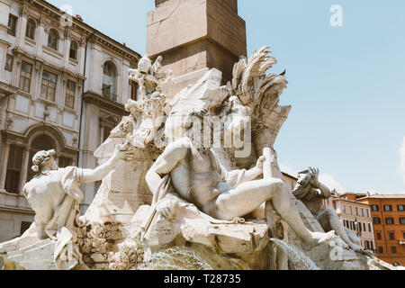 Rome, Italie - 21 juin 2018 : vue rapprochée de Fontana dei Quattro Fiumi (fontaine des Quatre Fleuves) est la fontaine de la Place Navone à Rome. C'était le desi Banque D'Images