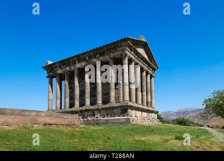 L'un des plus intéressants monuments antiques d'Arménie - Temple de Garni, temple païen, construit en style hellénistique classique, province de Kotayk. Banque D'Images