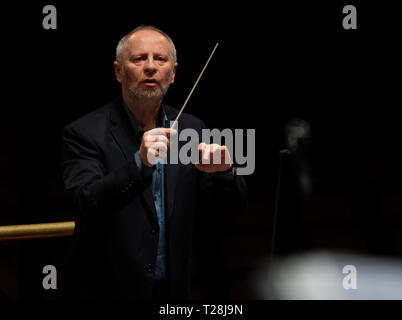 Laszlo Kovacs, chef de choeur et orchestre ELTE a conduit à l'Académie de musique à Budapest, Hongrie - le 23 mars 2019 Banque D'Images