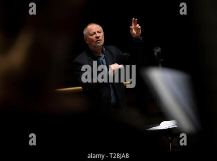 Laszlo Kovacs, chef de choeur et orchestre ELTE a conduit à l'Académie de musique à Budapest, Hongrie - le 23 mars 2019 Banque D'Images