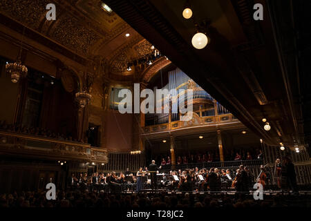 Choeur et orchestre de musique ELTE joue sur l'Académie de Musique le 23 mars 2019 à Budapest, Hongrie Banque D'Images