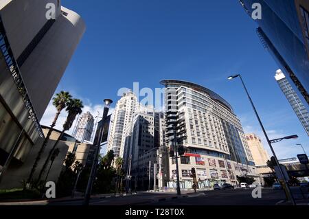 Gratte-ciel dans le centre-ville de Sandton, vu à partir de la 5e rue, Gauteng, Afrique du Sud Banque D'Images