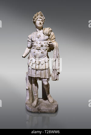 Statue romaine de l'empereur Hadrien. En. Perge. 2ème ANNONCE de siècle. N 3730-3728 Inv. Musée Archéologique d'Antalya, Turquie. Banque D'Images