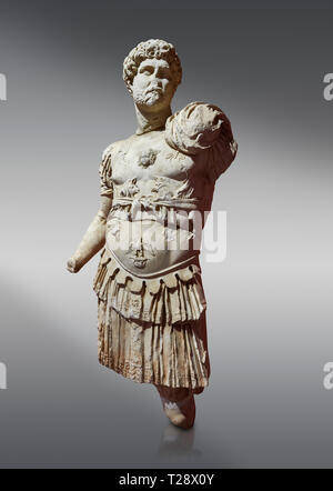 Statue romaine de l'empereur Hadrien. En. Perge. 2ème ANNONCE de siècle. N 3053 Inv. Musée Archéologique d'Antalya, Turquie. Banque D'Images