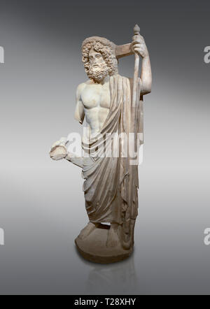 Statue romaine d'Asclépios. En. Perge. 2ème ANNONCE de siècle. Aucun fichier .Inv Musée Archéologique d'Antalya, Turquie. Asclépios était un héros et dieu de la médecine dans l'anc Banque D'Images