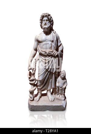 Statue romaine d'Asclépios. En. Perge. 2ème ANNONCE de siècle. Inv non . Musée Archéologique d'Antalya, Turquie. Sur un fond blanc. Asclépios était un il Banque D'Images