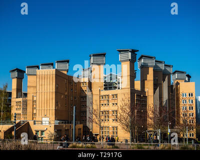 Frederick Lanchester Library Université de Coventry - achevé en 2001 abrite la principale bibliothèque de l'université. Court et associés architectes Banque D'Images