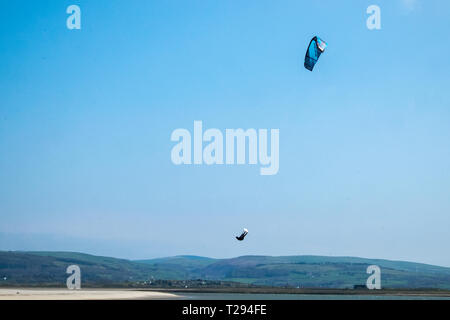 Kite,kite surf,Ynyslas,plage,Dovey Dyfi,et de l'estuaire de la rivière,plage,côtes,côtières,sands,nord,de,Aberystwyth, Ceredigion, West Wales,Mid Wales Wales,,Welsh Banque D'Images