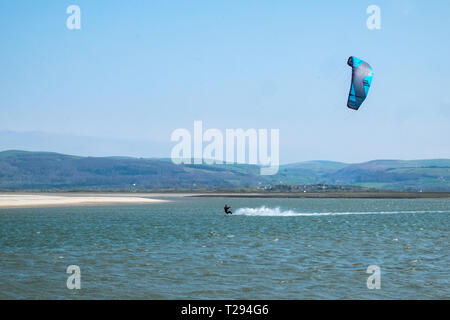 Kite,kite surf,Ynyslas,plage,Dovey Dyfi,et de l'estuaire de la rivière,plage,côtes,côtières,sands,nord,de,Aberystwyth, Ceredigion, West Wales,Mid Wales Wales,,Welsh Banque D'Images