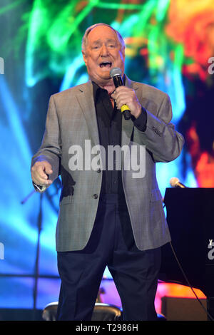 Coconut Creek, en Floride, aux États-Unis. 30Th Mar, 2019. Neil Sedaka effectue au Seminole Coconut Creek Casino le 30 mars 2019 à Coconut Creek, Floridaorida. Credit : Mpi04/media/Alamy Punch Live News Banque D'Images