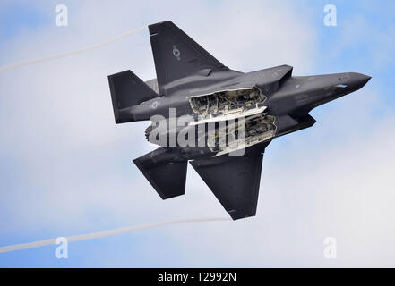 Melbourne, Florida, USA. Le 30 mars 2019. L'Aéroport International de Melbourne Orlando aéroport ouvert motifs de l'un des premiers meetings aériens américains de la saison 2019. Ce spectacle est un mélange d'avions militaires et privés avec l'avion statique sur l'écran. Le public a eu la possibilité pour les mains sur l'interaction avec les pilotes et l'affiche. Sons de la liberté pouvait être entendu à plusieurs kilomètres autour de l'aéroport, car la réaction militaires effectué leur routine. Crédit photo Julian Poireau / Alamy Live News. Banque D'Images