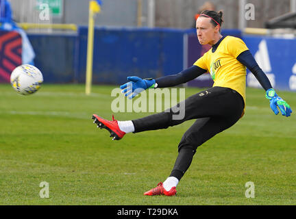 Solihull, Royaume-Uni. Mar 31, 2019. SOLIHULL, ANGLETERRE - 31 mars : Pauline Peyraud-Magnin d'Arsenal au cours de préchauffage avant la FA Women's Super League football match entre Birmingham City contre Arsenal femmes Femmes à Solihull Moors FC, Damson Park le 31 mars 2019 à Solihull, Angleterre. Action Crédit : Foto Sport/Alamy Live News Banque D'Images