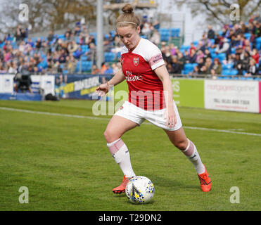 Solihull, Royaume-Uni. Mar 31, 2019. SOLIHULL, ANGLETERRE - 31 mars : Kim peu d'Arsenal traverse la balle en au cours de la FA Women's Super League football match entre Birmingham City contre Arsenal femmes Femmes à Solihull Moors FC, Damson Park le 31 mars 2019 à Solihull, Angleterre. Action Crédit : Foto Sport/Alamy Live News Banque D'Images