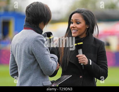 Solihull, Royaume-Uni. Mar 31, 2019. SOLIHULL, ANGLETERRE - 31 mars : Alex Scott pour BBC modérateur au cours de la FA Women's Super League football match entre Birmingham City contre Arsenal femmes Femmes à Solihull Moors FC, Damson Park le 31 mars 2019 à Solihull, Angleterre. Action Crédit : Foto Sport/Alamy Live News Banque D'Images