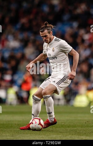 Santiago Bernabeu, Madrid, Espagne. Mar 31, 2019. La Liga football, Real Madrid contre Huesca SD ; Gareth Bale (Real Madrid) contrôle le ballon et va dehors : Action Crédit Plus Sport/Alamy Live News Banque D'Images