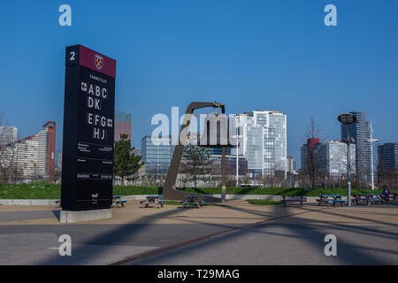 La cloche retenti dans le Londres 2012 Cérémonie d ouverture dans le Queen Elizabeth Olympic Park de Londres, Angleterre, Royaume-Uni, Europe. 2019. Banque D'Images