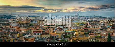 Vue sur la ville de Rome à partir de la terrasse du Pincio Banque D'Images