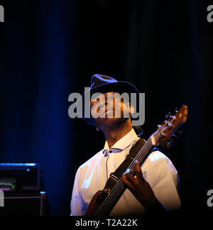 Cracovie, Pologne - 16 mars 2016 : Billy Cobham Band live sur scène dans les glaces Cracovie, Pologne Banque D'Images