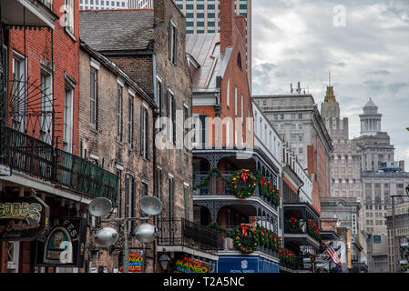 La Nouvelle Orléans, TN, USA, le 20 novembre 2018-Bourbon street est la rue la plus célèbre et l'attraction touristique de la Nouvelle Orléans (USA) Banque D'Images