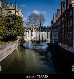 Cambridge, UK : le Pont des Soupirs à St John's College, Université de Cambridge. Banque D'Images