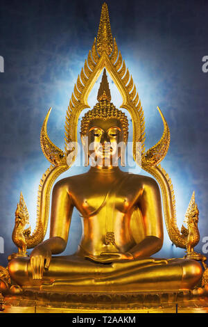 Phra Bouddha statue principale, Buddhajinaraja au Wat Benchamabophit, Bangkok, Thaïlande. Banque D'Images