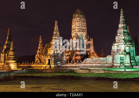 Wat Chaiwatthanaram, nuit à Ayutthaya, Thaïlande. Banque D'Images