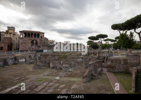 Rome, Italie - le 23 juin 2018 : vue panoramique du Forum de Trajan à Rome. Journée d'été, ciel bleu Banque D'Images