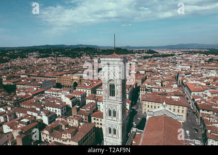 Vue Aérienne Vue panoramique de la ville de Florence et Giotto's Campanile campanile qui fait partie du complexe de la cathédrale de Florence (Cattedrale di Santa Maria de Banque D'Images