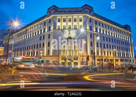 Lewis est un bâtiment du 20ème siècle, bâtiment classé Grade II à Liverpool par l'architecte Gerald de Courcy Fraser Banque D'Images