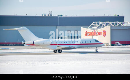 Montréal, Canada- 20 Janvier 2019 : Avion d'Air Canada au-dessus de l'aéroport Trudeau au Canada. Banque D'Images