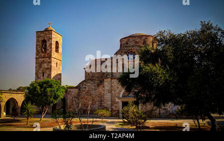 Vue extérieure au monastère de Saint Barnabé, Famagusta dans le nord de Chypre Banque D'Images