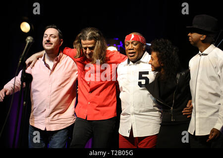 Cracovie, Pologne - 16 mars 2016 : Billy Cobham Band live sur scène dans les glaces Cracovie, Pologne Banque D'Images