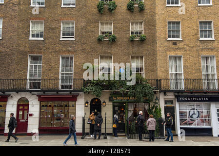 Londres, Royaume-Uni - 22 mars 2019 : 221B Baker Street est l'adresse à Londres (aujourd'hui musée) de la détective de fiction Sherlock Holmes, créé par Sir auteur Ar Banque D'Images