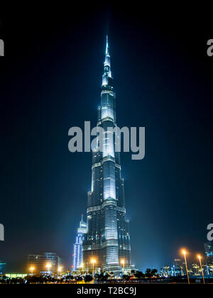 Nuit à Burj Khalifa, DUBAÏ, ÉMIRATS ARABES UNIS. Banque D'Images