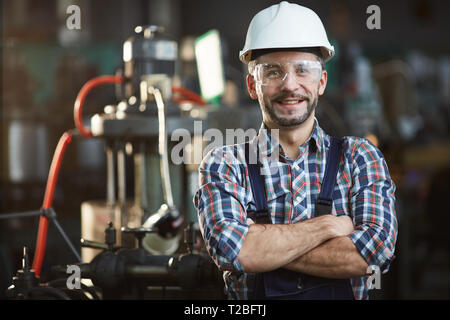 Worker Wearing Hardhat Banque D'Images