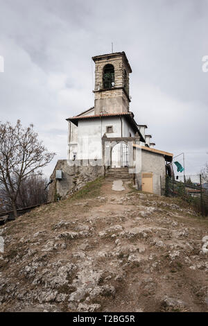 Sanctuaire Madonna della Ceriola, Mont Isola, le lac d'Iseo, Lombardie, Italie Banque D'Images