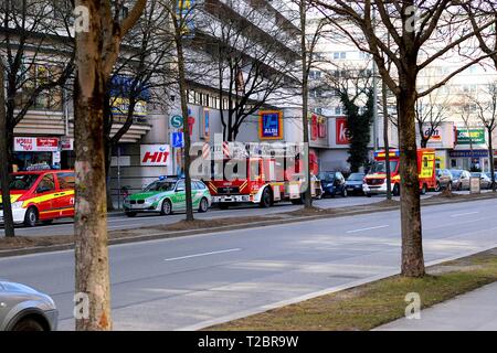 Les véhicules d'urgence dans les rues de Munich, Allemagne Banque D'Images